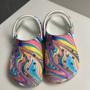 Crocs women’s 8, kids 6